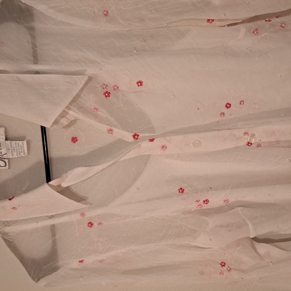 Dressbarn sheer blouse with attached tank. Delicate flower and embellishments - Picture 2 of 8